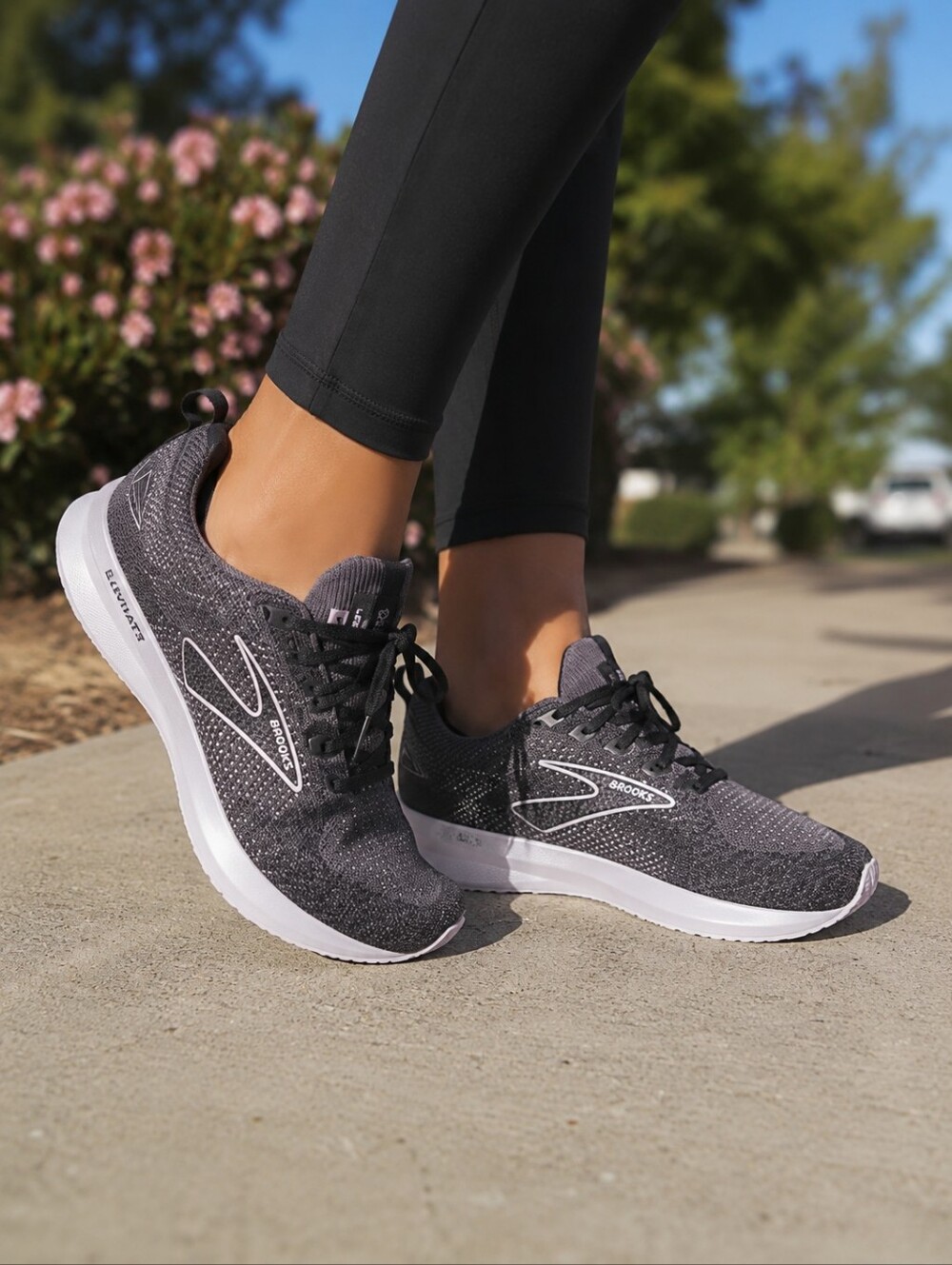 Brooks Women's Levitate StealthFit 5 Sneakers